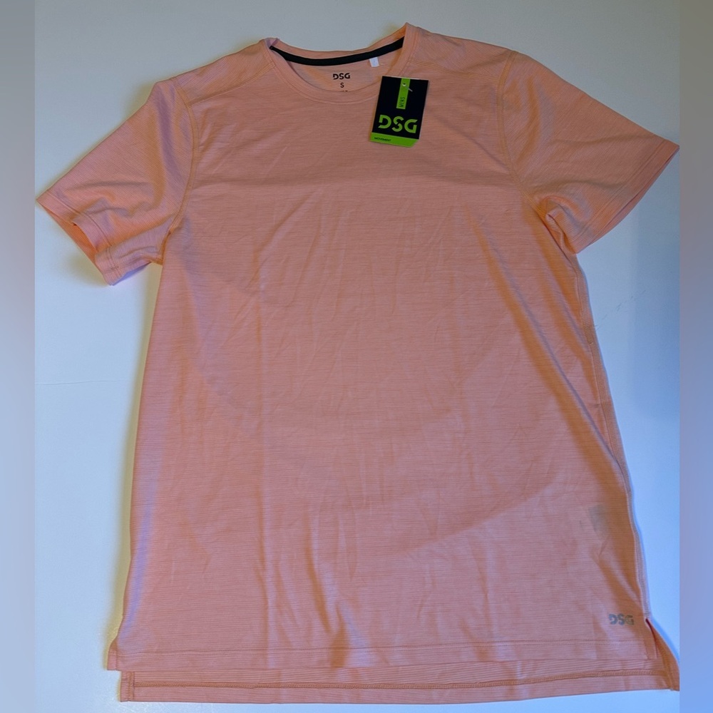 NWT Men’s DSG Short Sleeve Tee